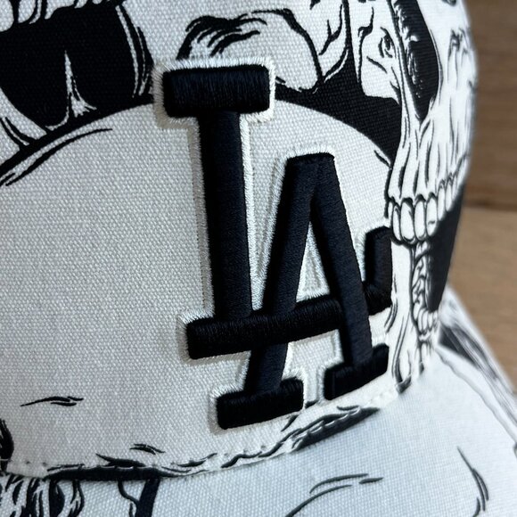 MITCHELL & NESS LOS ANGELES DODGERS RARE SKULL SNAPBACK HAT Adjustable NEW - Picture 3 of 7